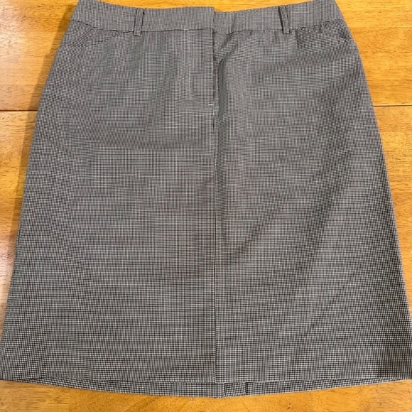 J.Crew No2 Pencil Skirt Stretch Gray Red Pattern Wool Business Casual, Size S - Picture 11 of 11